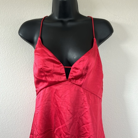 Princess Polly Rosalind Red Satin V Neckline Mini Dress - Picture 4 of 11